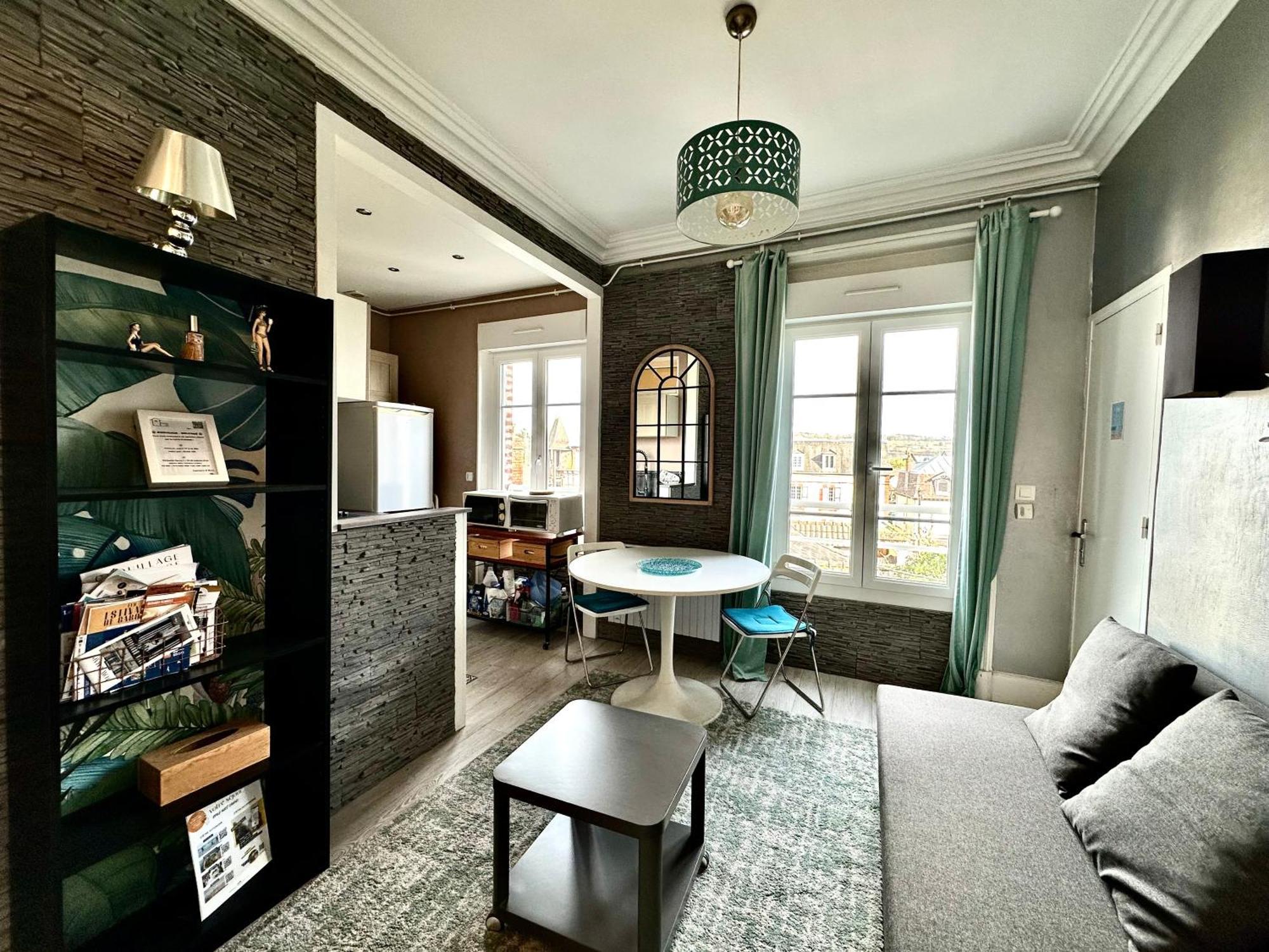 Appartement Joli T2 Situe Dans Le Coeur De